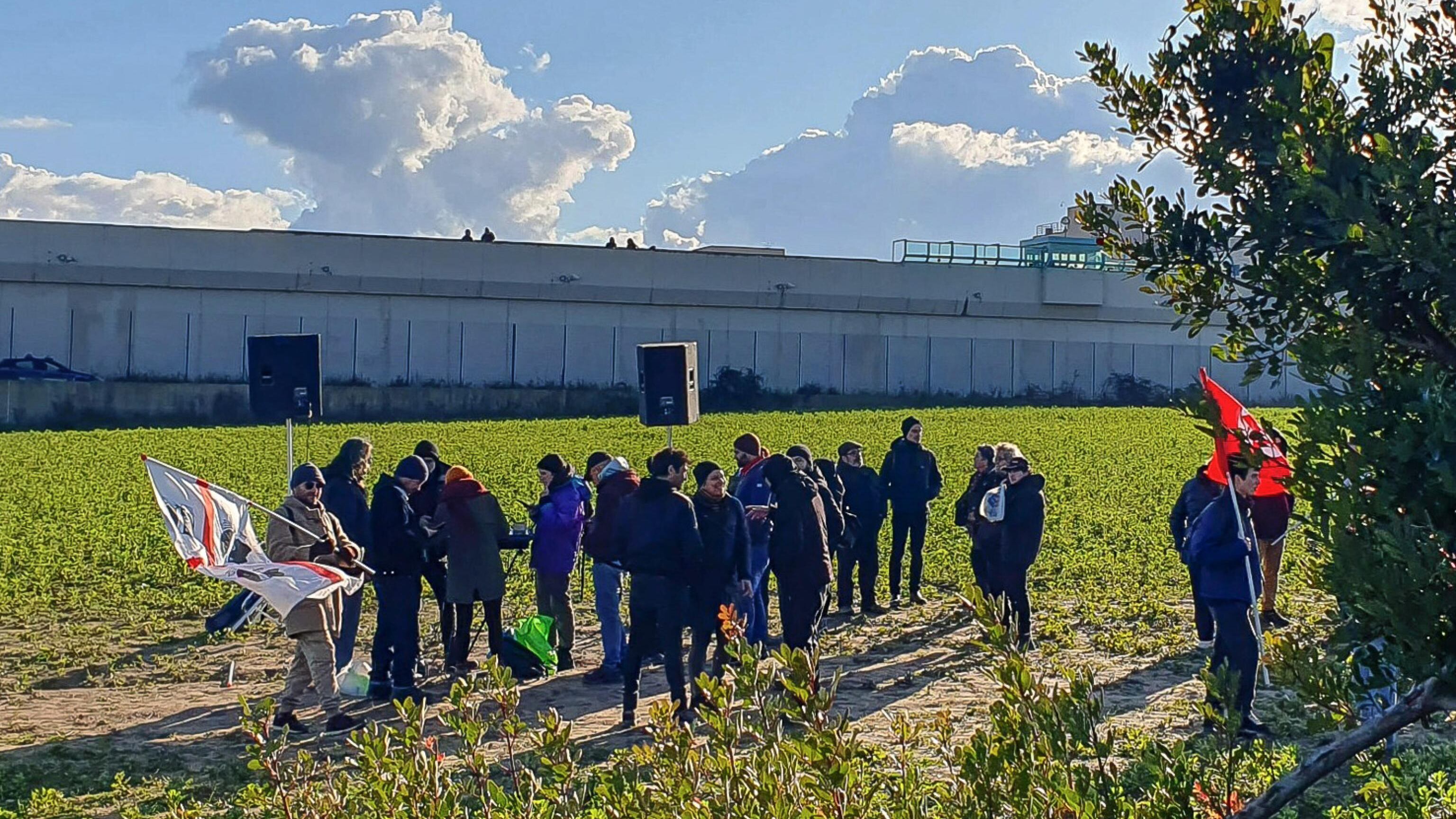 La linea dura dell'esecutivo: "Lo Stato non scende a patti"