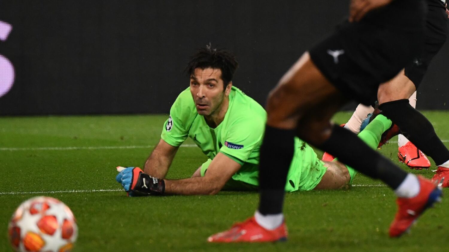 Buffon e i complimenti alla Juventus: "Grande impresa, godetevela"
