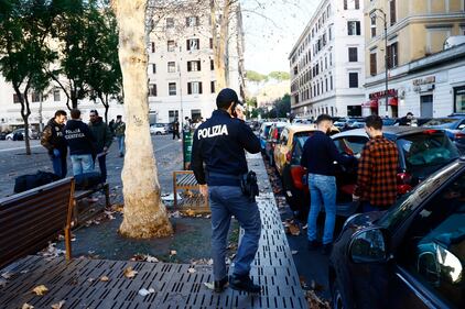 Studente accoltellato in Piazza Testaccio a Roma: gli inquirenti sulle tracce dei responsabili 4