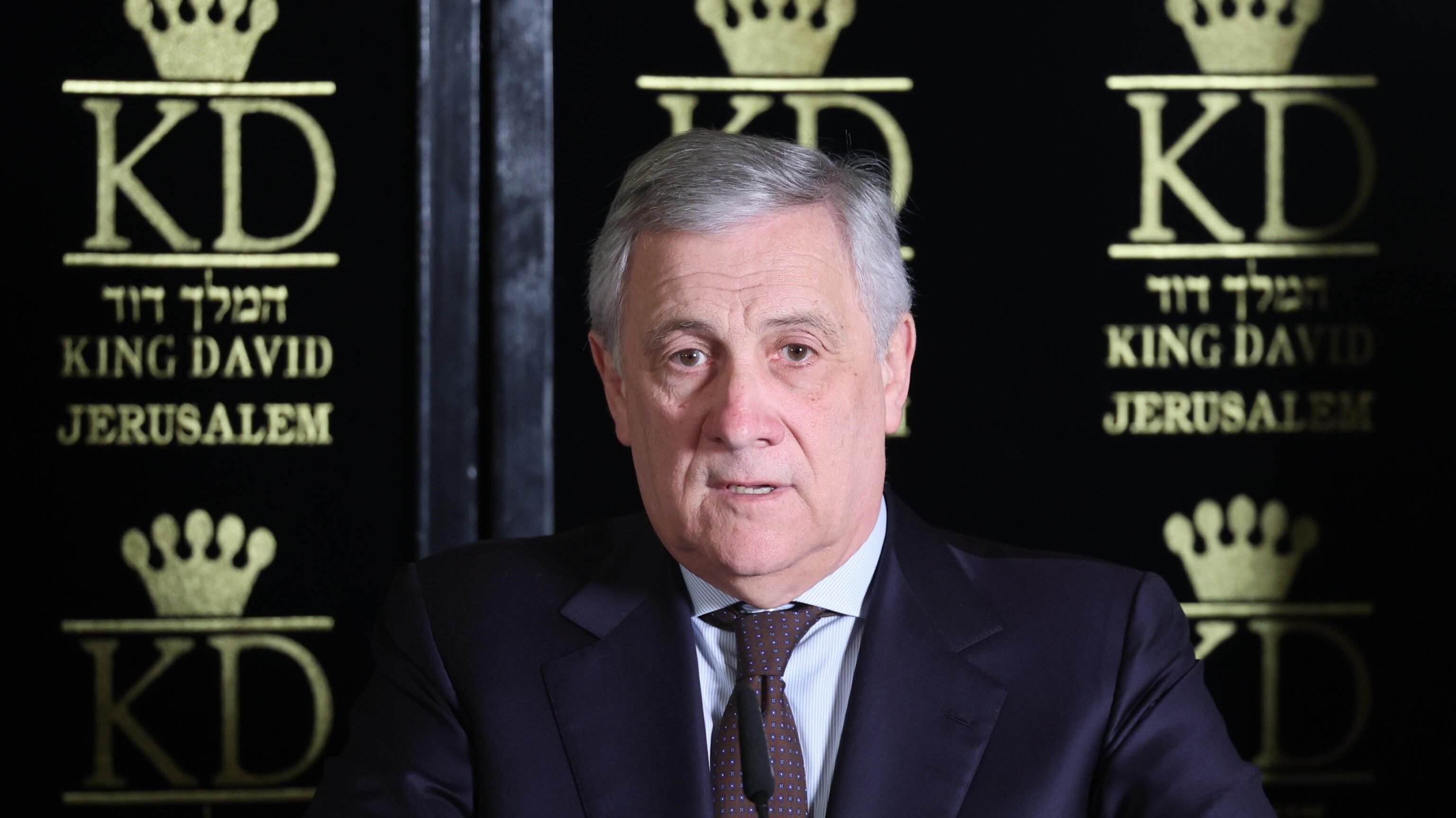 Sì di Tajani ai piani di Siena: "Così si rafforza il sistema"