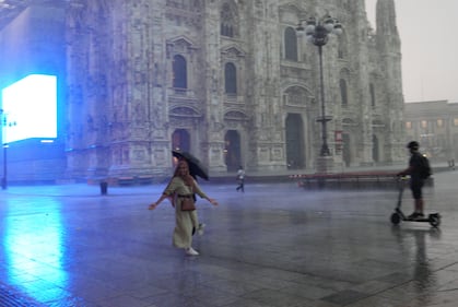 Maltempo su Milano, temporale e grandine in città 4