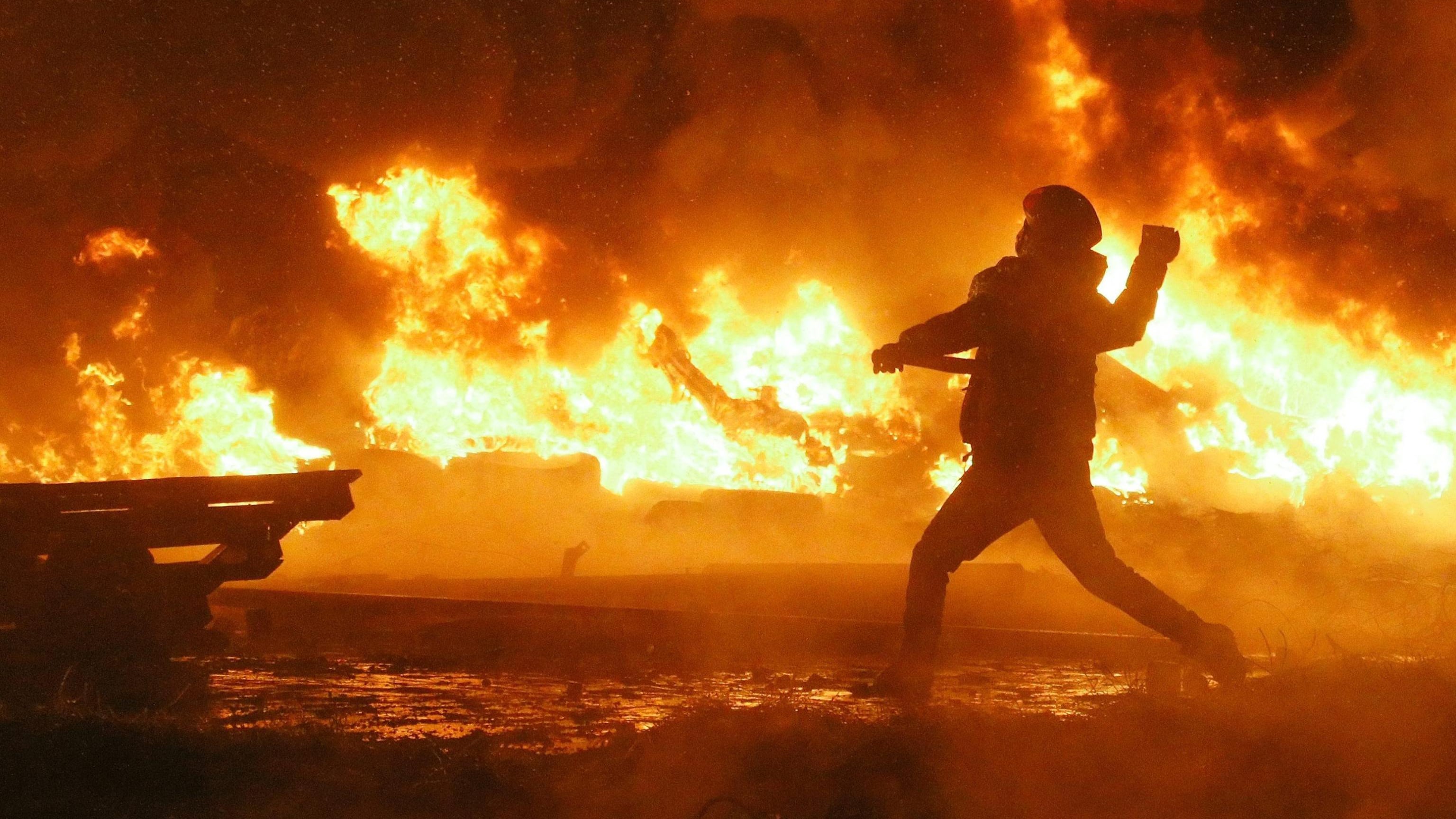 Ucraina, è ancora tesa la situazione a Kiev. Biden: "Basta sangue"