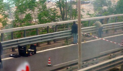 Trovato a Trieste cadavere appeso per il collo al guardrail 5