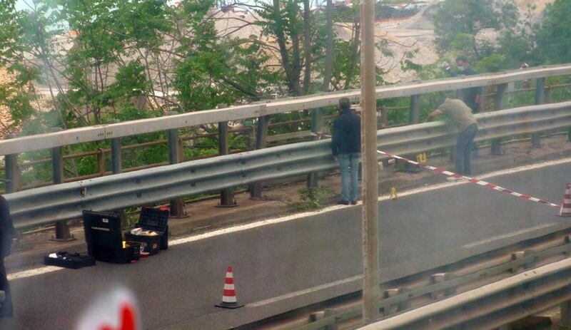 Trovato a Trieste cadavere appeso per il collo al guardrail 5