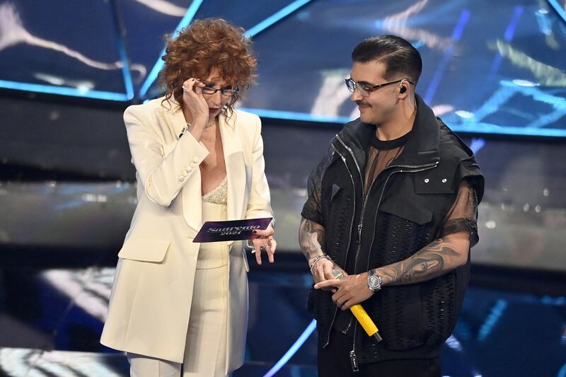 Sanremo 2024: ecco il look della seconda serata del Festival di Geolier 2