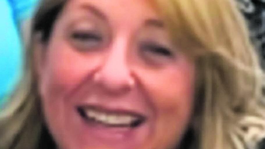 Spara al figlio 15enne e si uccide. I disturbi psichici e l'ultima lite