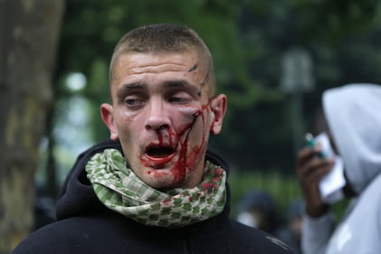 Scontri al corteo a Parigi 4