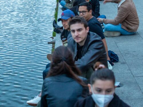 Intesa zona bianca: stop al coprifuoco, le attività riaprono (non le discoteche)