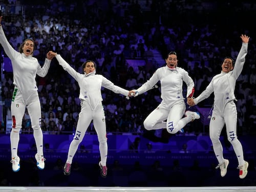 Storica scherma azzurra. Zittita la bolgia della Francia