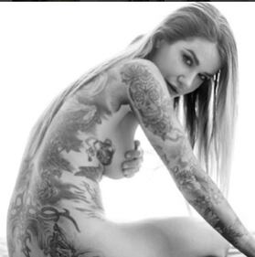 Jesse Lee, corpo da urlo e tatuaggi ovunque 1