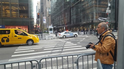 Sotto la Trumpp Tower spuntano insulti a Donald 4