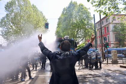 Torino, le foto delle violenze 11