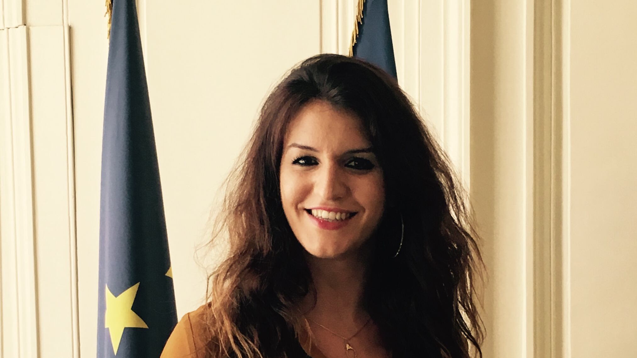 Ministra-femminista di Macron scriveva i porno per le donne