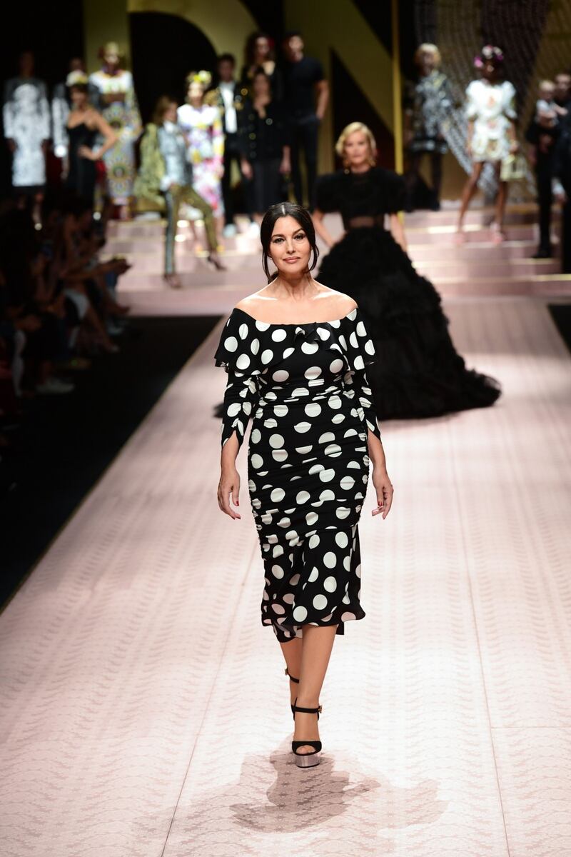 Monica Bellucci e le star in passerella per Dolce & Gabbana 1