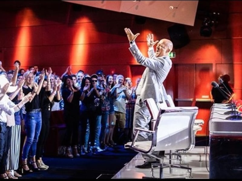 Rivoluzione Zelig: lasciano Bisio e Incontrada, arrivano Hunziker e Ale & Franz