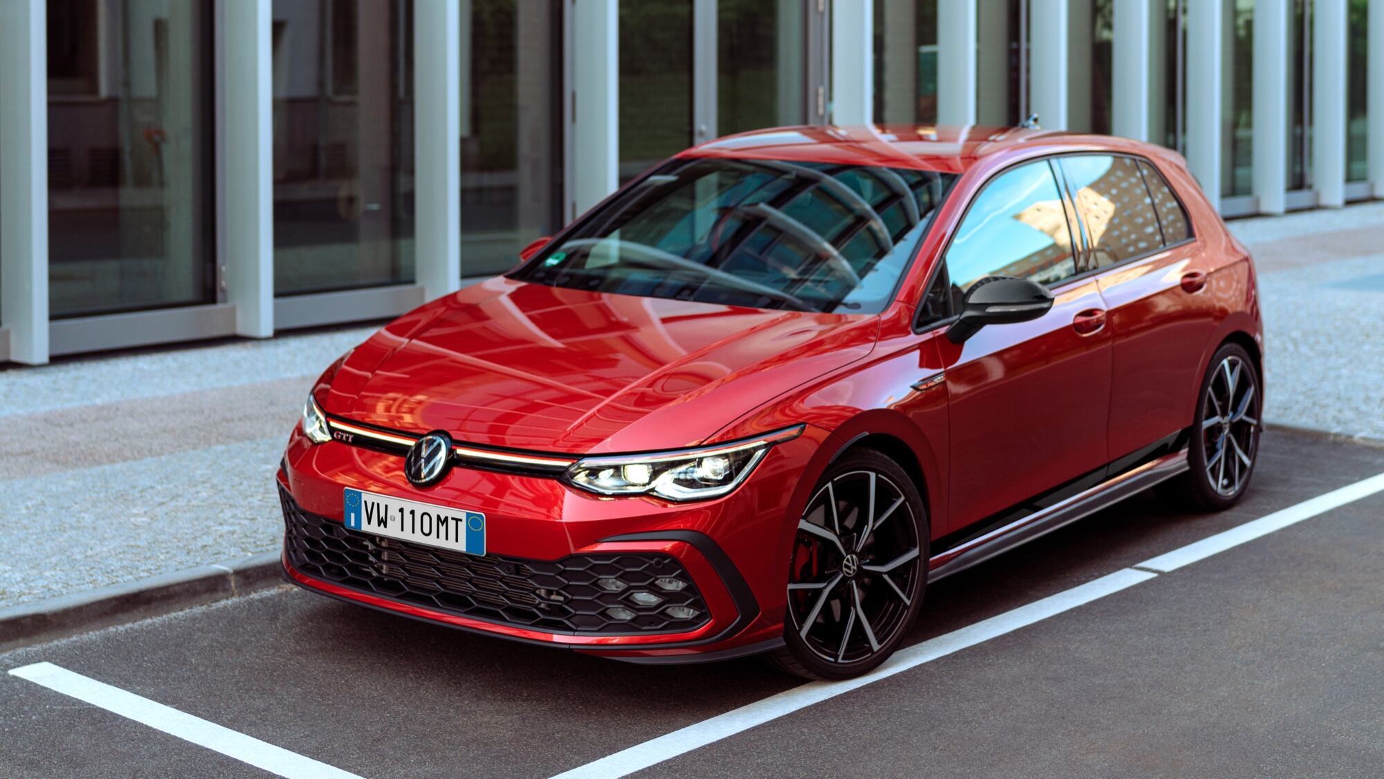 Volkswagen Golf GTI MT Ultimate: ecco l’ultima con cambio manuale da 52.950 euro