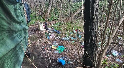 Degrado a Mostacciano tra migranti, rom e prostitute 8