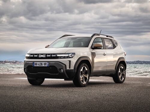 Dacia Duster, il SUV che abbina l’ibrido a GPL e la trazione 4x4