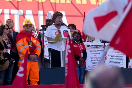 Cgil in piazza contro il governo 11
