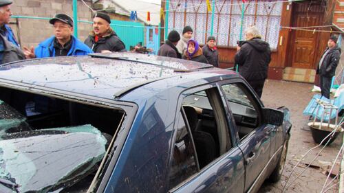 Case danneggiate da un attacco a Sartana 2