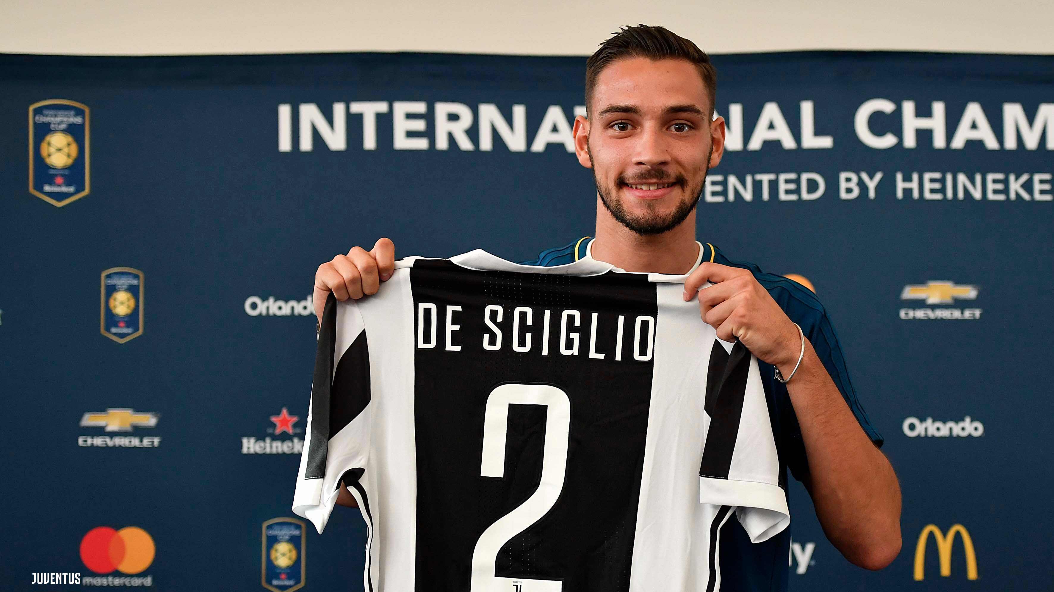 La Juventus trema: sospetta microfrattura per De Sciglio