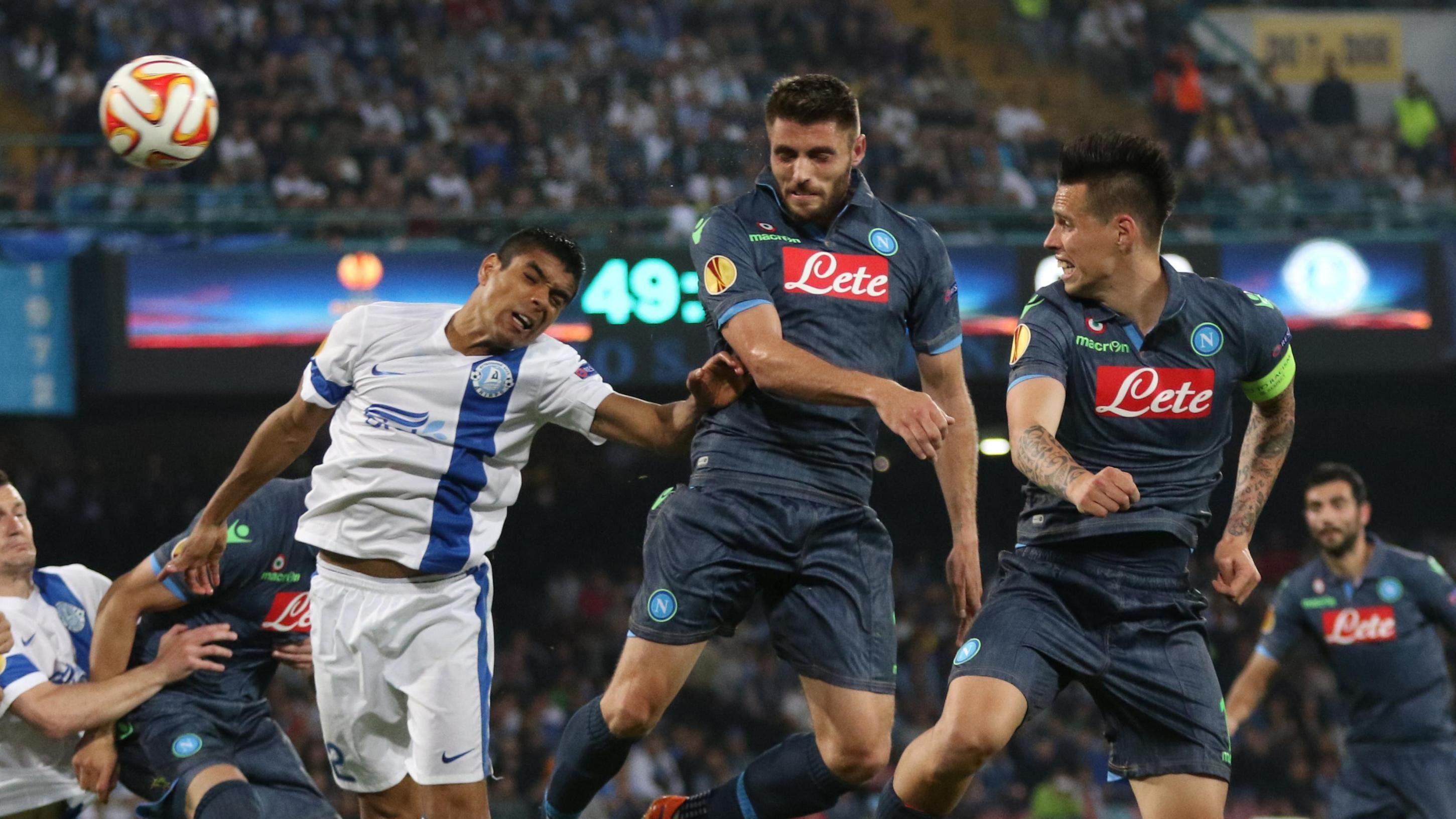 Un gol in fuorigioco. Napoli quasi fuori