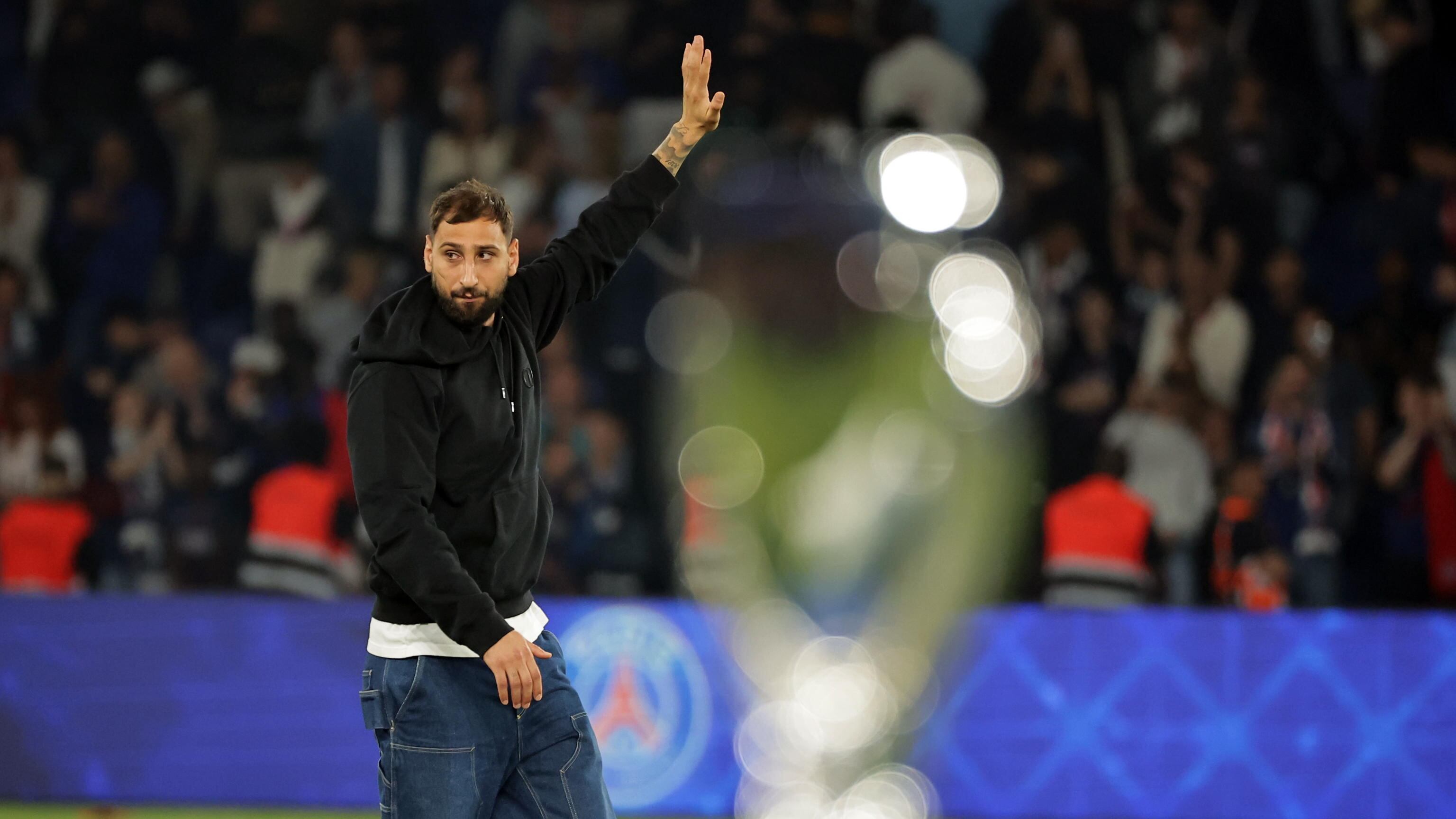 Ovazione e lacrime al Parco dei Principi: l'addio di Donnarumma al Psg, il gesto in campo e il futuro incerto