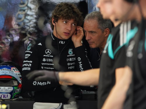 F1, super Antonelli ad Austin: pole davanti a Verstappen, Ferrari attardate