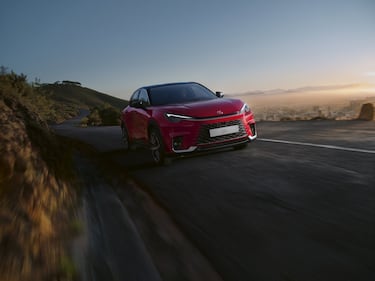 Le foto del nuovo Lexus LBX ibrido 9