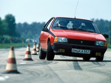 Renault Fuego, guarda la gallery 21
