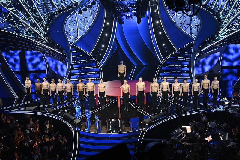 Sanremo 2024: ecco il look della finalissima del Festival di conduttore, co-conduttore e ospiti 10