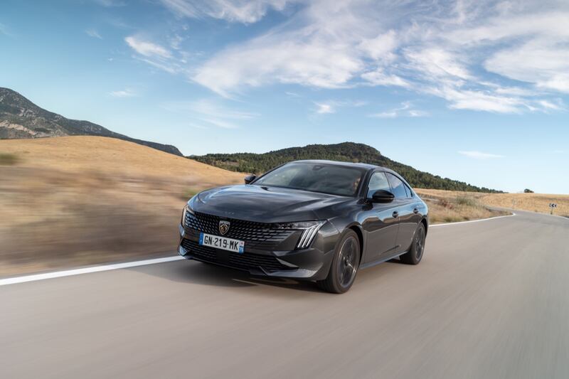 Nuova Peugeot 508 2023: guarda le foto 1