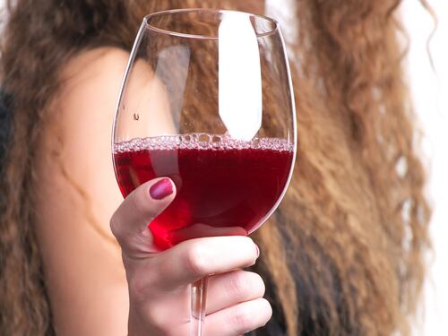 Vino, dieci miti da sfatare per bere "scorretti" e felici