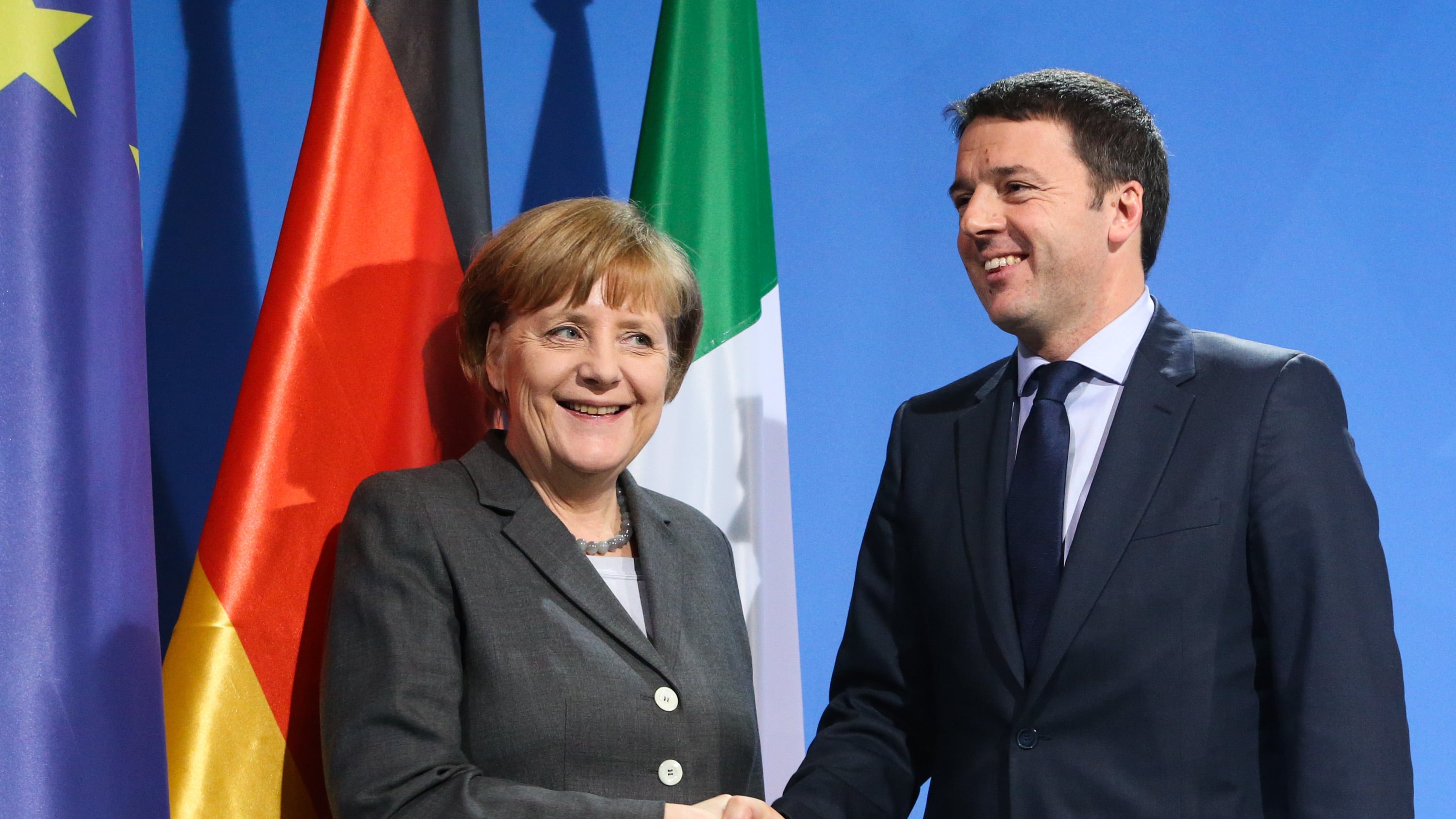Bocciatura degli italiani Il governo sulla Grecia? Debole e servo di Berlino
