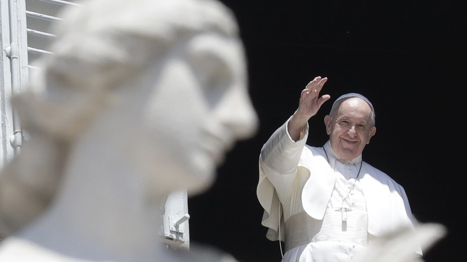 Il Papa "apre" i porti: "Dio ci chiede di sbarcare"