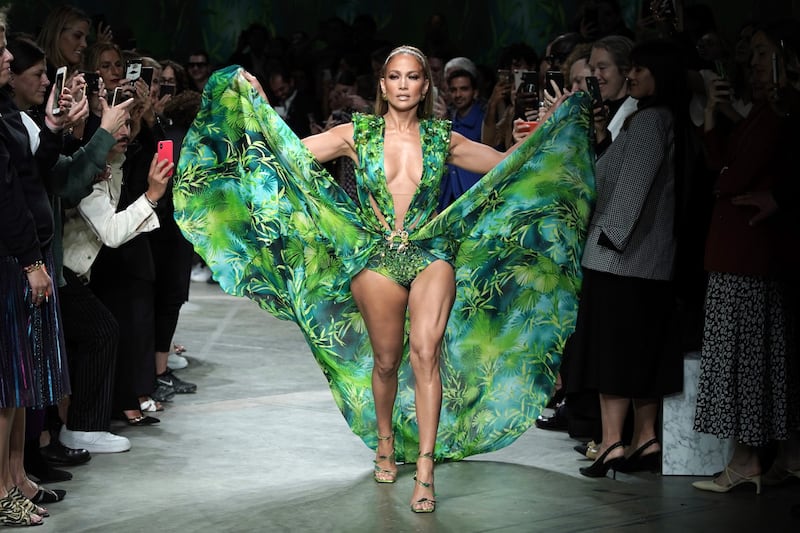 Una sfilata hot per Jennifer Lopez  2