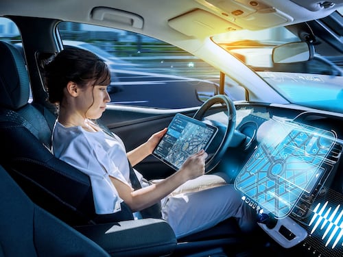 Sicurezza stradale, il paradosso della fiducia: nove automobilisti su dieci si sentono al sicuro, ma gli esperti lanciano l'allarme