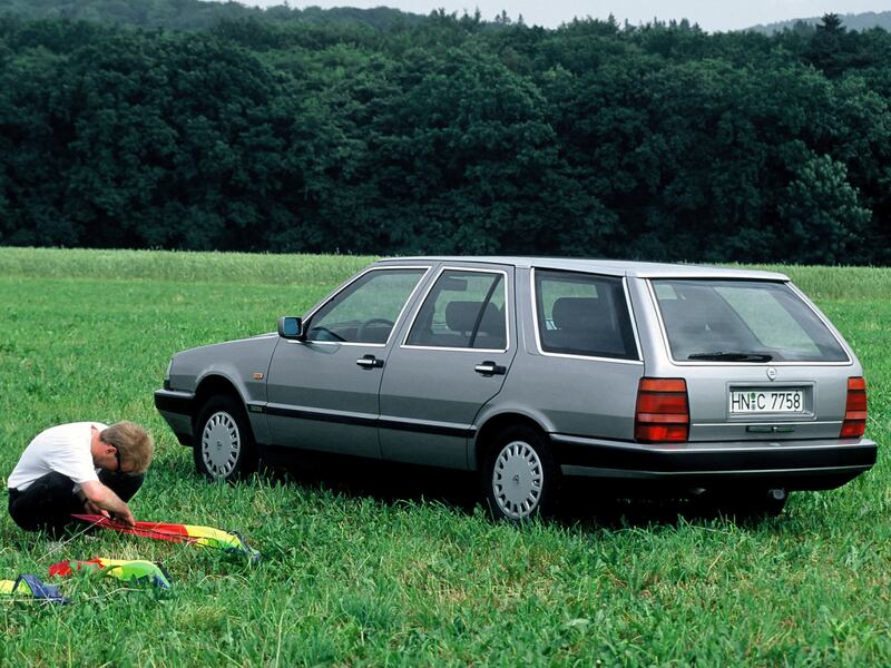 Lancia Thema, guarda la gallery 5