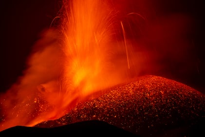 L'Etna in eruzione dà spettacolo 3