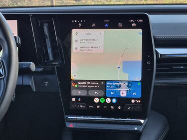Renault Megane E-TECH: guarda le foto 3