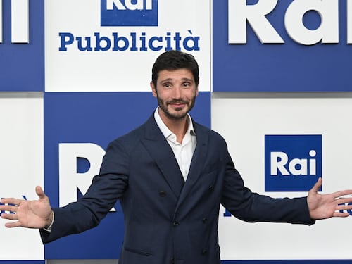 Affari Tuoi sospeso, salta la puntata di questa sera: ecco perché