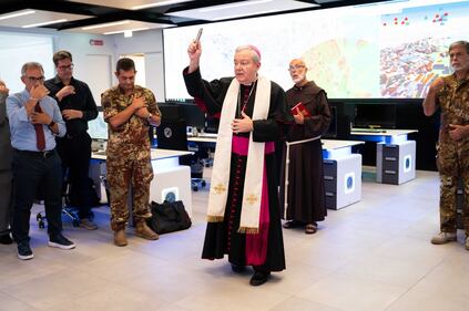 Visita di Monsignor Marcianò al personale militare e civile del Covi 5