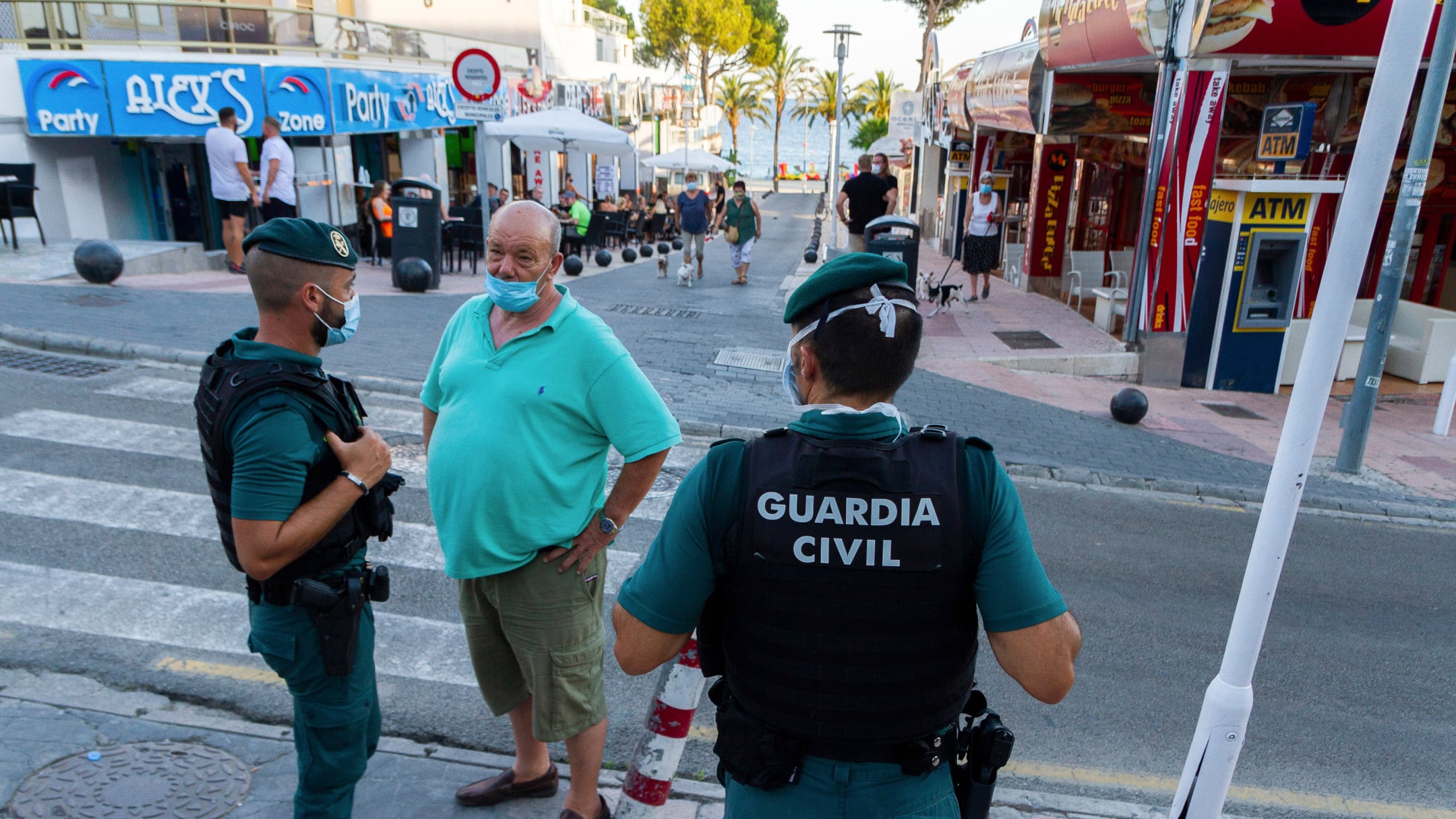 Spari alla festa a Ibiza: un italiano in fin di vita Scatta la caccia all'uomo