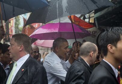 Obama e lo chef Bourdain a cena in Vietnam 4