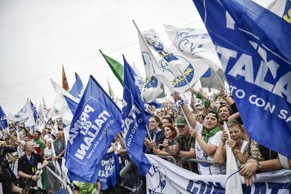 Il popolo leghista al raduno di Pontida 8