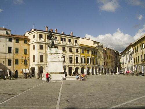 Il Salotto di Sarzana tra informazione e arte