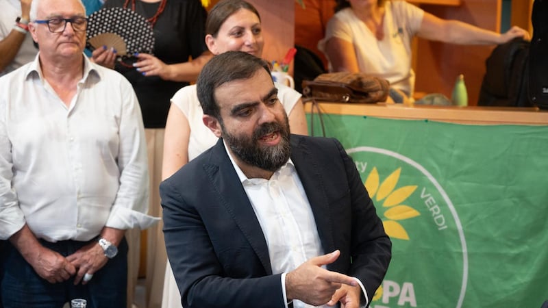 Ora Avs giustifica le molotov. E Youssef tifava per Fratoianni