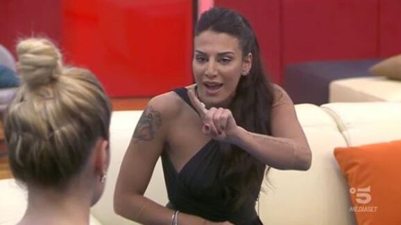 Gf, Patrizia pesantissima con Mariana: "Mi fai schifo, sei una persona schifosa"