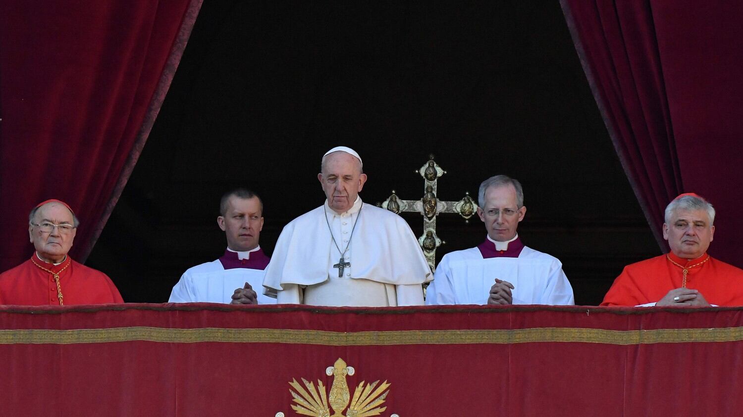 Il Papa e la (giusta) crociata contro i cellulari a tavola