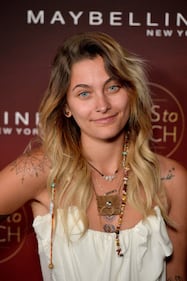 Paris Jackson in topless su Instagram 17